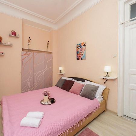 Comfortable Apartment In The Very Center Of 오데사 외부 사진