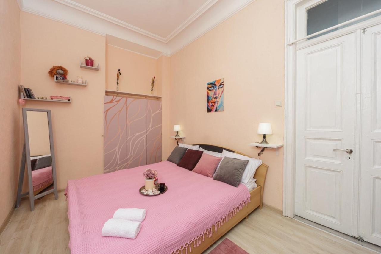 Comfortable Apartment In The Very Center Of 오데사 외부 사진
